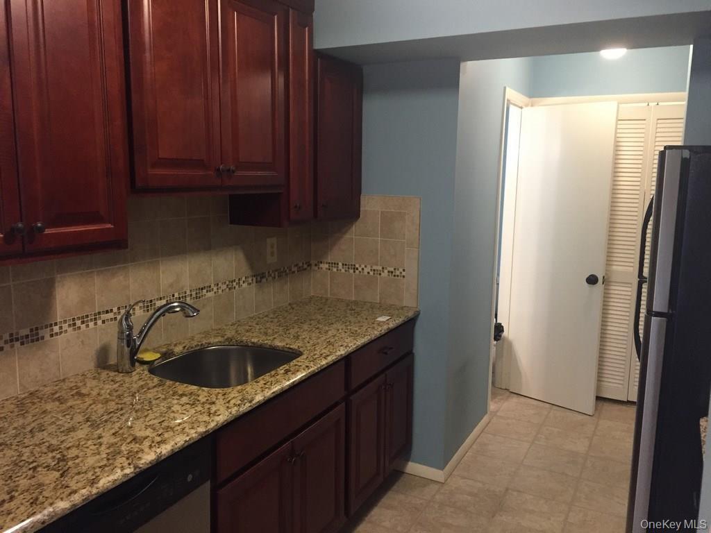 Foto principal - 2805 Whispering Hills Dr