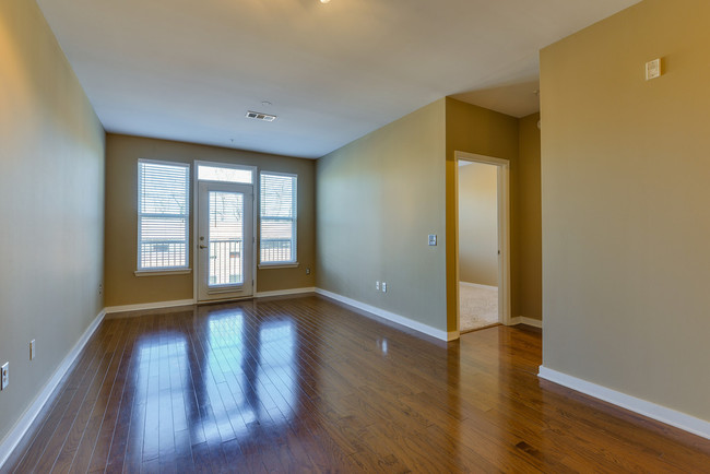 Building Photo - 2 Bed, 2 Bath Condo on West End at Vanderbilt