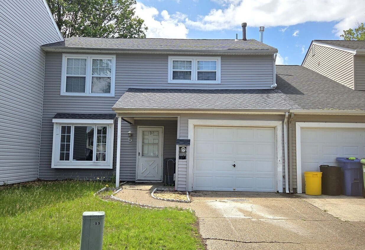 "Charming 3-Bedroom Townhouse: Your Ideal ... - "Charming 3-Bedroom Townhouse: Your Ideal ...