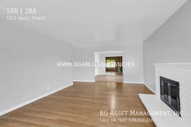 Building Photo - Newly Renovated Pinole Home Near Water and...