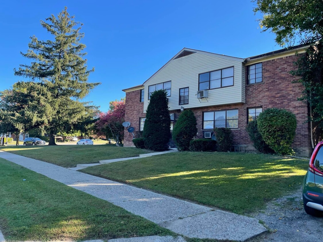 Primary Photo - 12890 Dolphin St