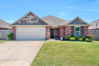 Building Photo - 4441 W Anthem Dr