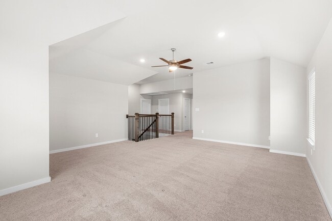 Building Photo - 319 Stablebrook St