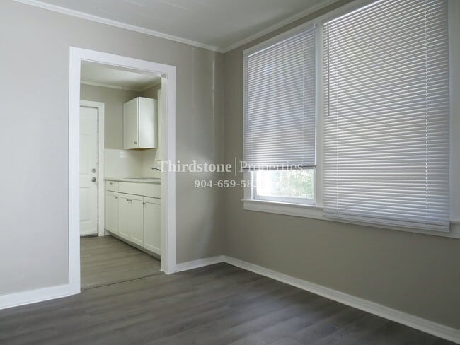 Building Photo - 2913 W 2nd St