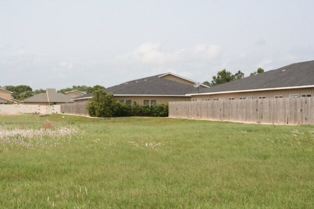 Foto del edificio - 501 Cotton Creek Dr