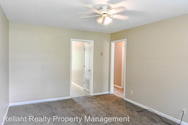 Building Photo - 701 Peachers Dr