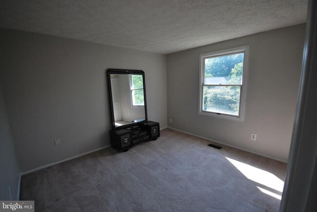 Building Photo - 8034 Andiron Ln