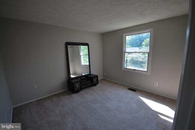 Foto del edificio - 8034 Andiron Ln