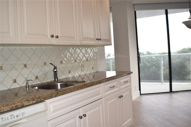 Foto del edificio - 20281 E Country Club Dr
