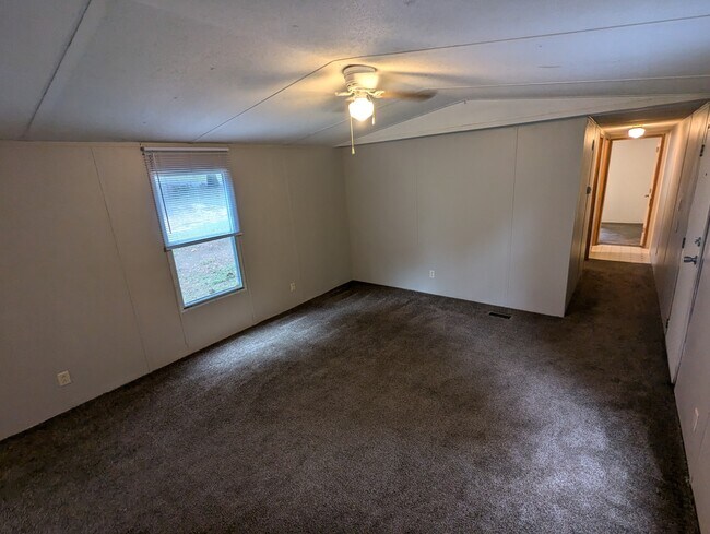 Building Photo - 48 Ransdell Way