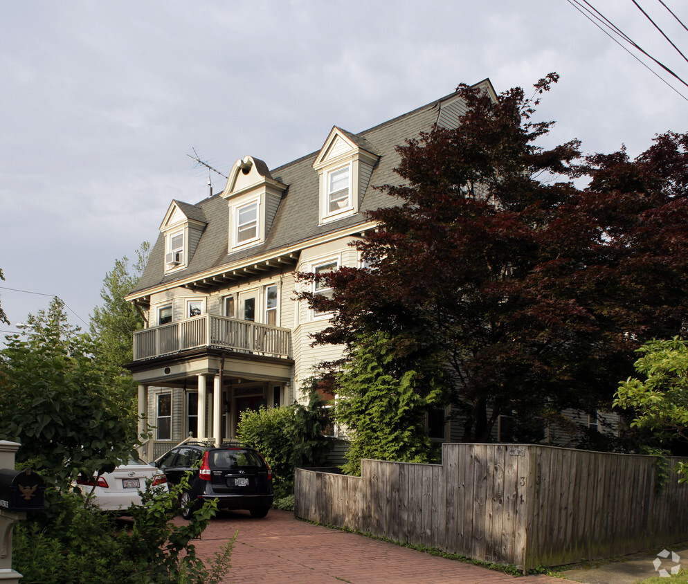 Foto del edificio - 131 Irving Ave