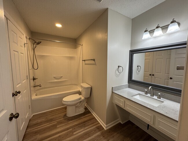 Foto del edificio - 102 Brandywine Dr