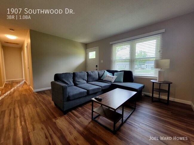 Building Photo - Fully Renovated 3 Bed Home in Southwest Ch...