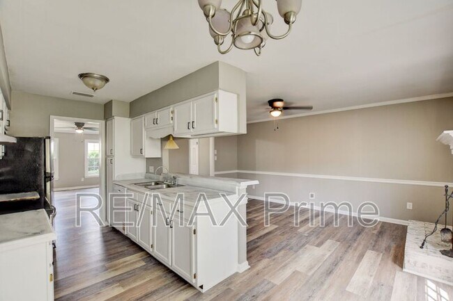 Building Photo - 5519 Baccalaureate Dr