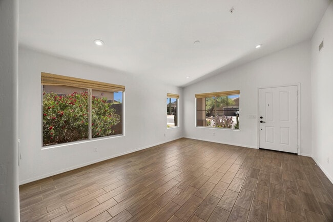Building Photo - 10290 E Mallow Cir
