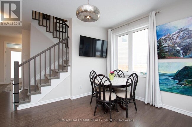 Building Photo - 625 Crevier Cours