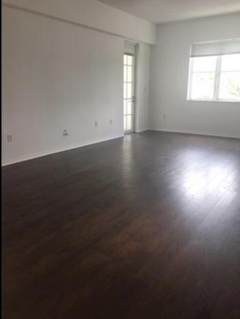 Building Photo - 1209 Main St