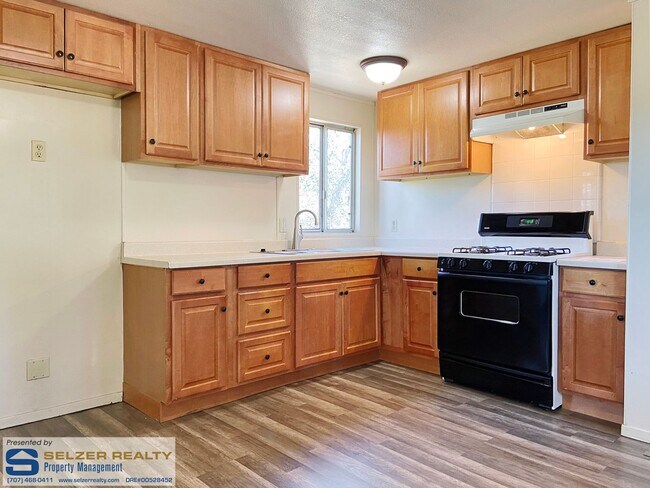 Building Photo - Cozy 2 bd. mobile in a country setting!