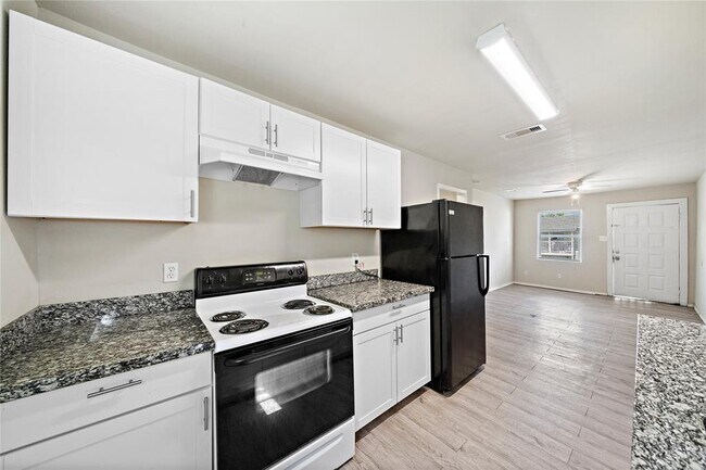 Foto del edificio - 2318 Rosalee St