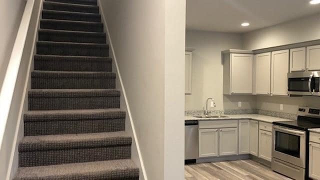 Building Photo - 128 N Pleasant St