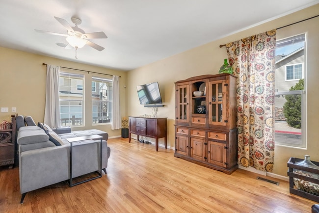 Living Area - 7662 Sandy Springs Pt