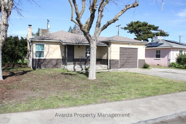 Foto del edificio - Fresno Mayfair District - 4 Bedroom Home  1 Year Lease