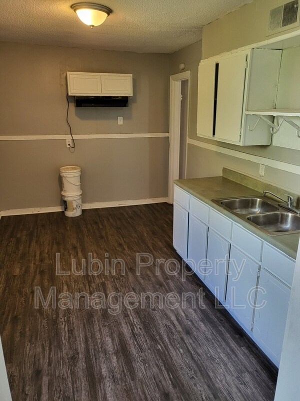 Foto del edificio - 1493 S Montgomery St
