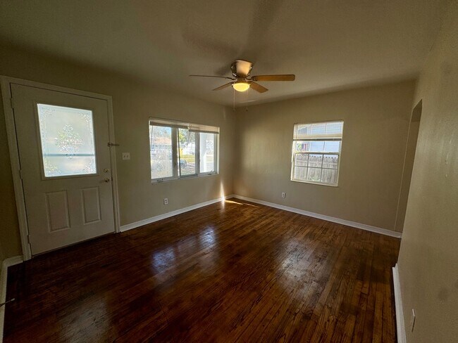 Foto del edificio - 850 52nd Ave N