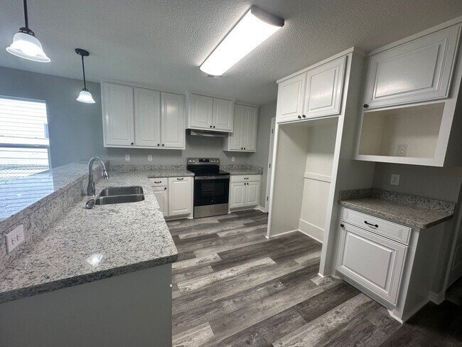 Building Photo - 2815 12th St