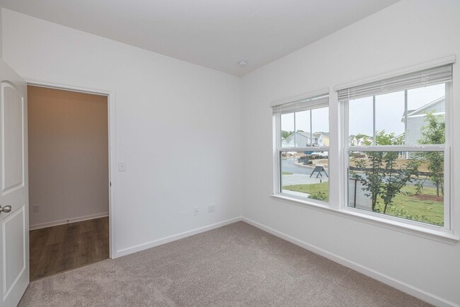 Building Photo - BEAUTIFUL 3 Bedroom Home - Stonebridge Fairways - AVAILABLE NOW