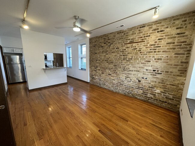 Building Photo - 1362 W Crystal St