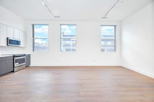 Building Photo - 271 W 125th St