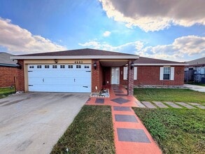 Building Photo - 4602 Hank Dr