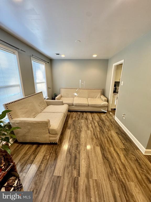Building Photo - 14758 Tamarack Pl