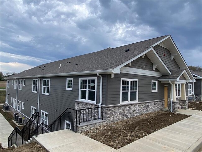 Foto del edificio - 523 Beaver St Ext