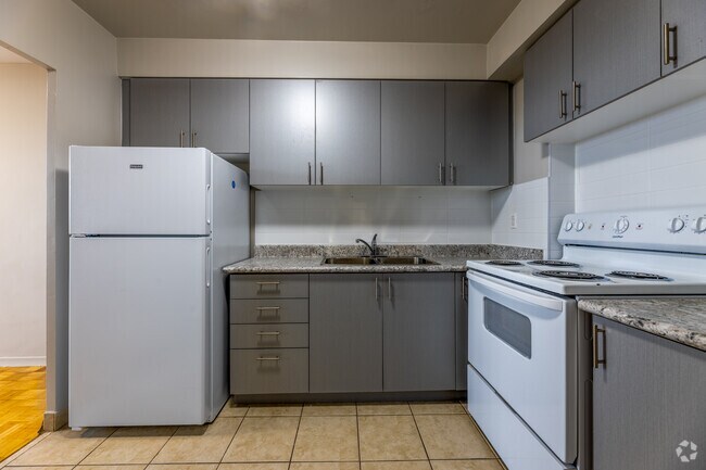 2BR, 1BA - 915SF - Cuisine - 2960 Don Mills Rd