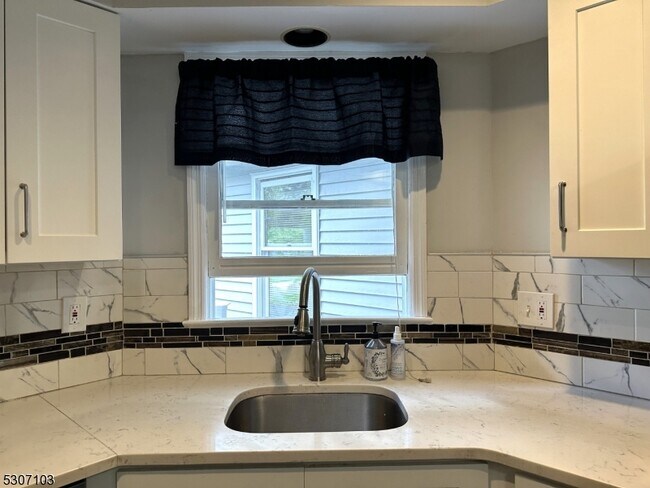 Foto del edificio - 18 Arthurs Ct