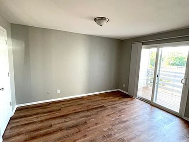Building Photo - 3121 S Tamarac Dr