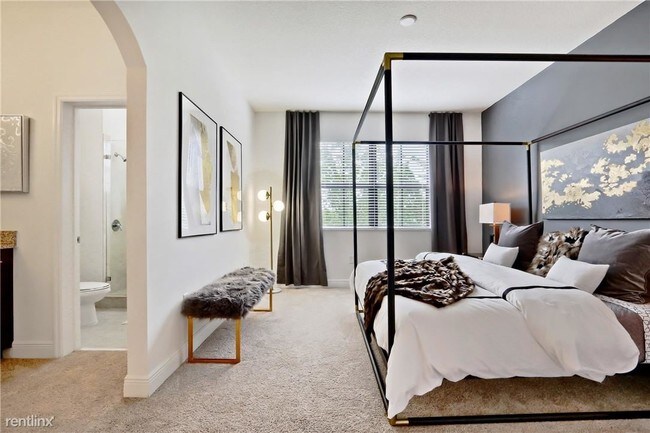 Building Photo - 5801 Toscana Dr