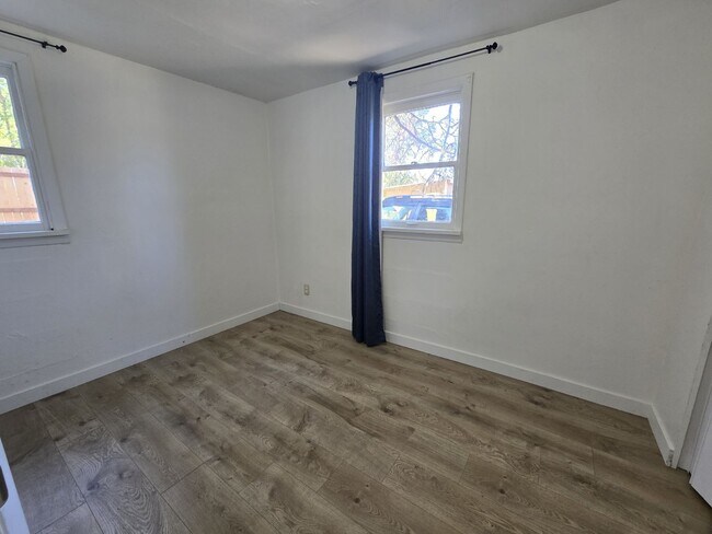 Foto del edificio - 1250 NW Ellan St