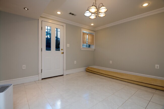 Foto del edificio - 3512 New Hampshire Ave NW