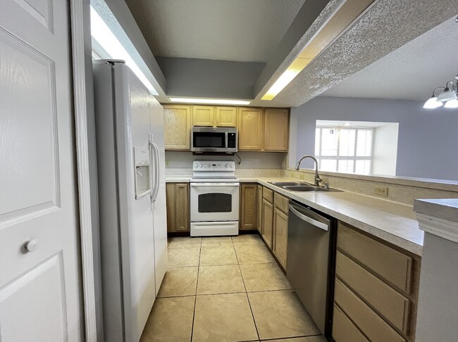 Foto del edificio - 1159 Radis Pl