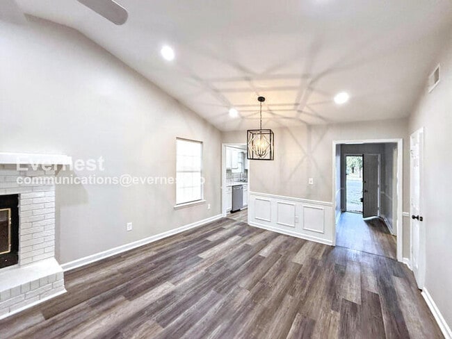 Building Photo - 615 Cahaba Manor Trail