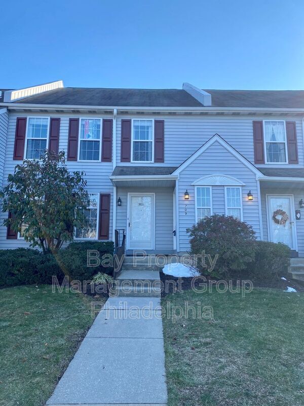 Foto del edificio - 708 Chessie Ct