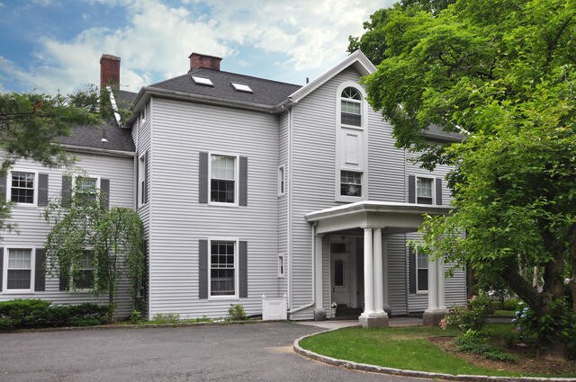 Foto del edificio - 40 Benedict Ave