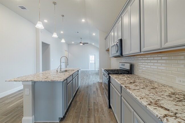 Building Photo - 12611 White Pelican Ct