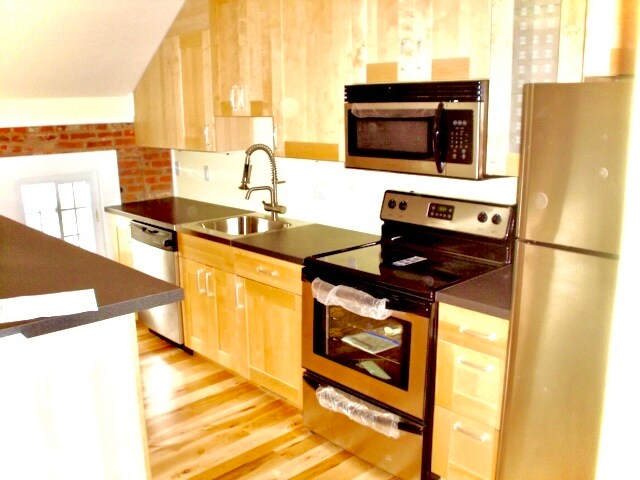 Foto del edificio - 2168 Thurman Ave