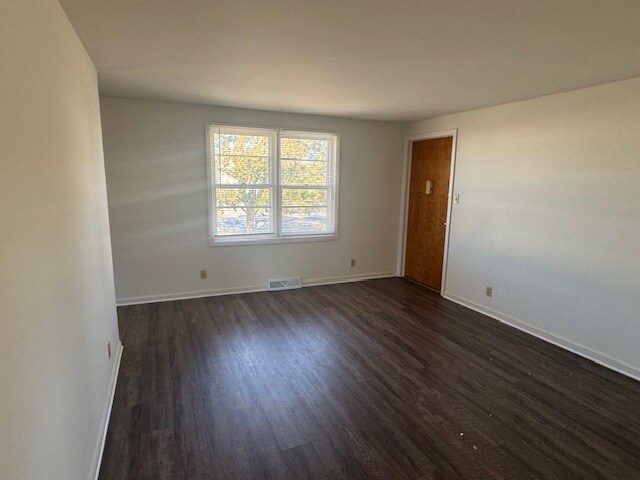Foto del edificio - 654-654 W Main St
