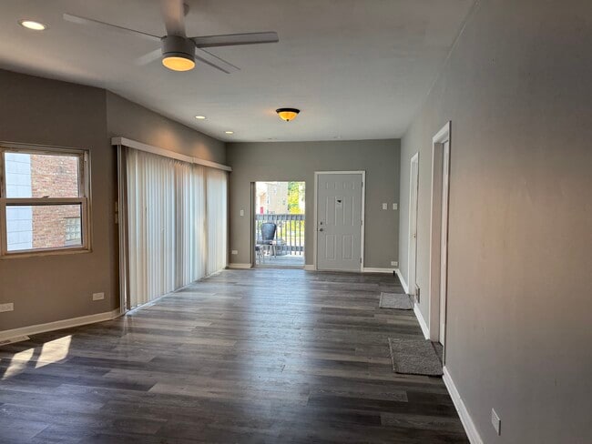 Foto del edificio - 4153 N Pulaski Rd