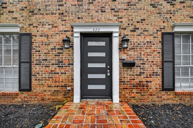 Foto del edificio - 422 Willow Vista Dr